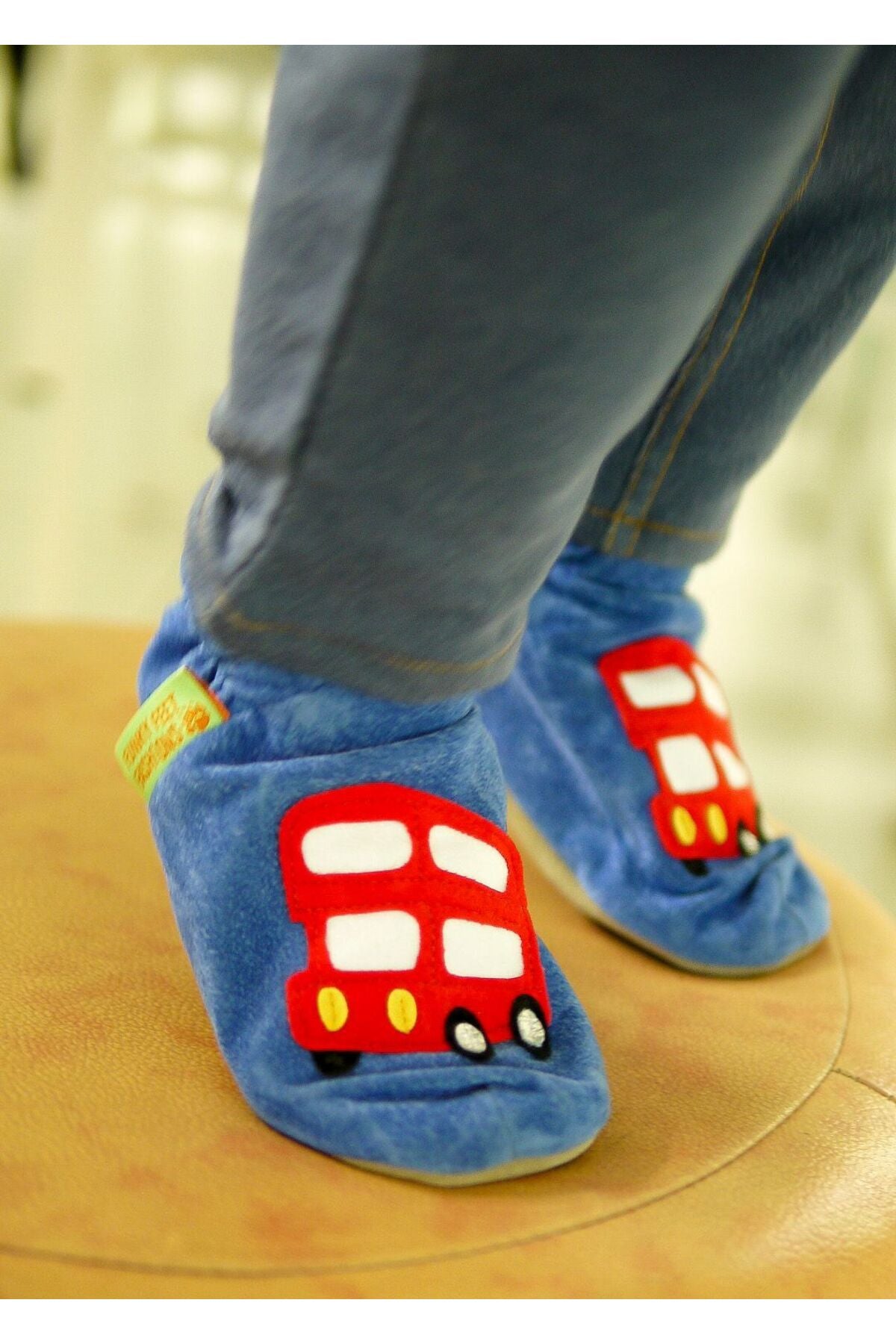 Funky Feet, 0-6ay Beden, 10,5cm Topuktan Parmak Ucuna, London Bus Hakiki Süet Bebek Patik